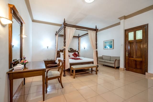 Suite, Garden View