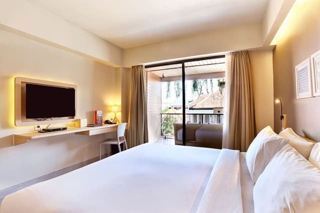Deluxe Room, Balcony