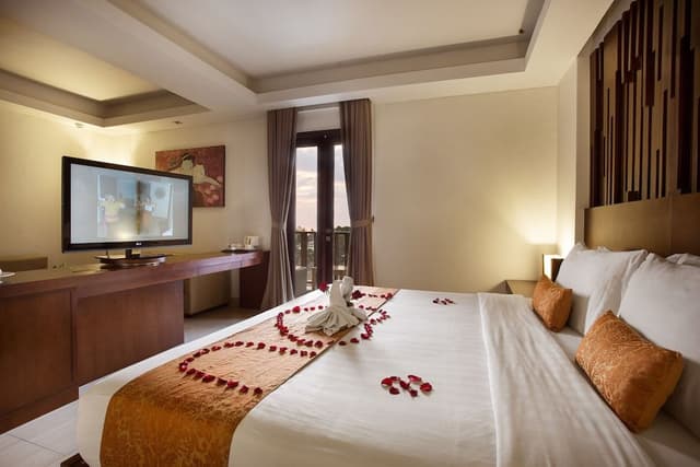 Honeymoon Suite
