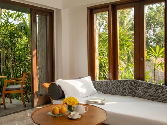 Impressive Forest Corner Suite King Bed