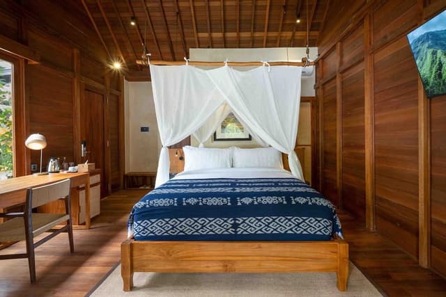One Bedroom Signature Suite