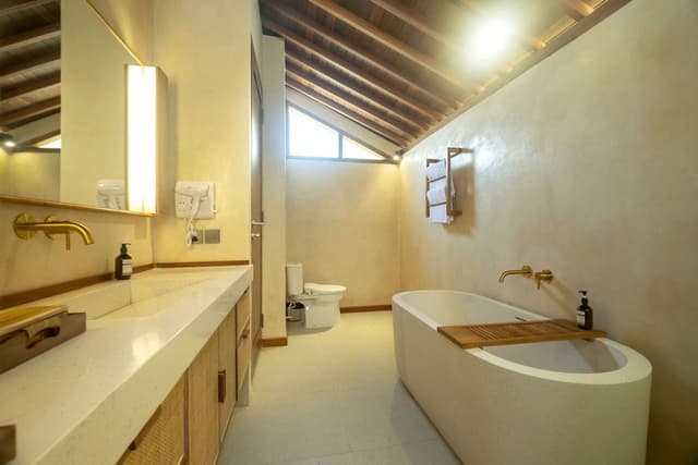 One Bedroom Signature Suite