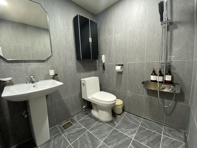 Single Twin Room