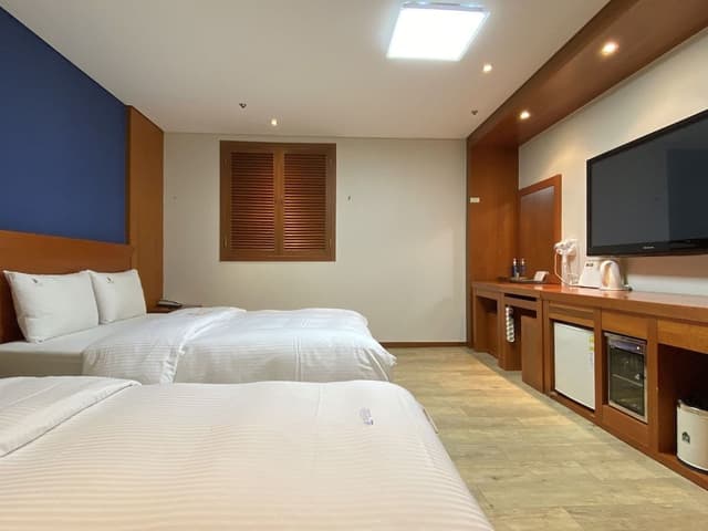 Premier Room