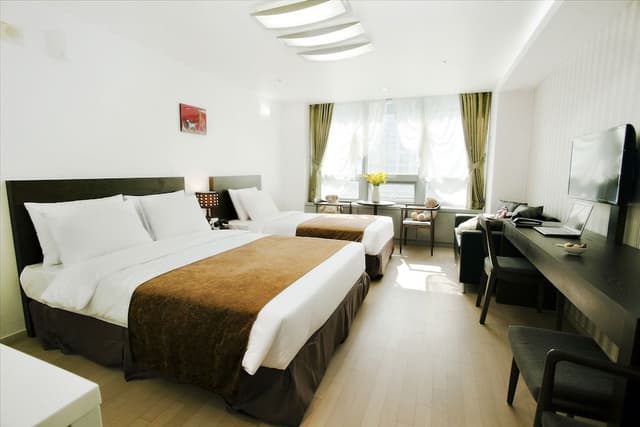 Deluxe Twin Room