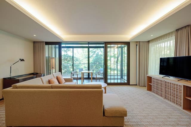 Regency, Executive Suite