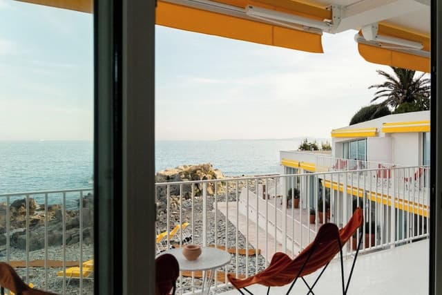 Suite, Sea View