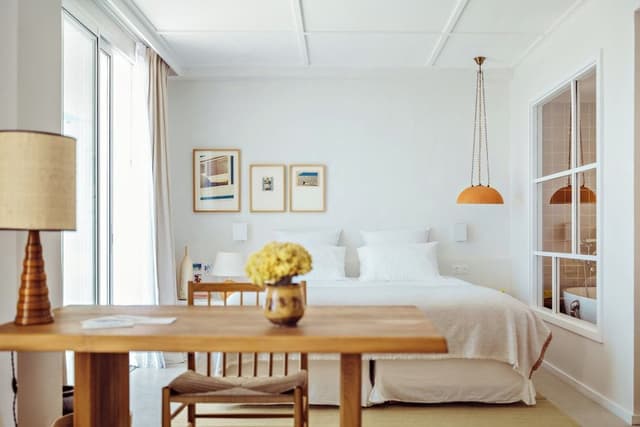 Suite, Sea View