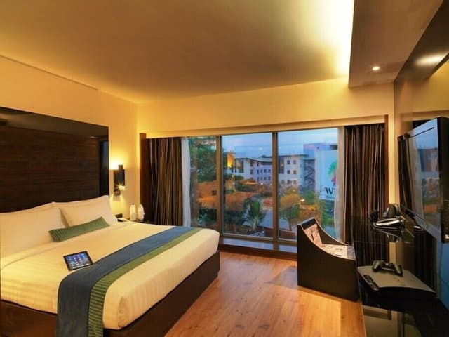 Deluxe Room, 1 King Bed