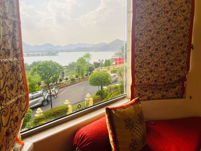 Twin Room, Lake View