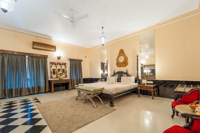 Kings bed Room
