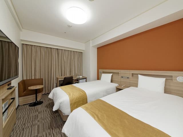 Standard Twin Room, Smoking