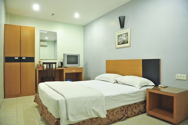 Standard Room, 1 Queen Bed