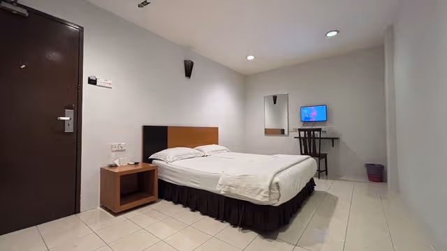 Standard Room, 1 Queen Bed