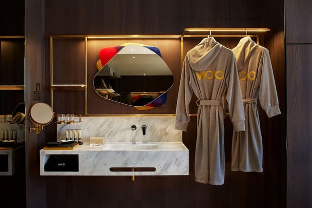 Gold Twin with window