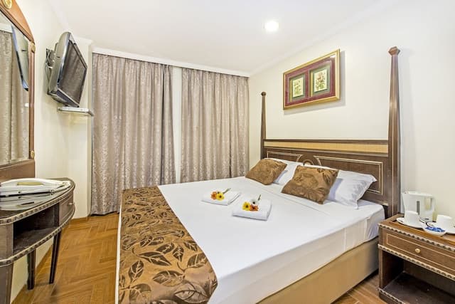 Superior Room, 1 Queen Bed