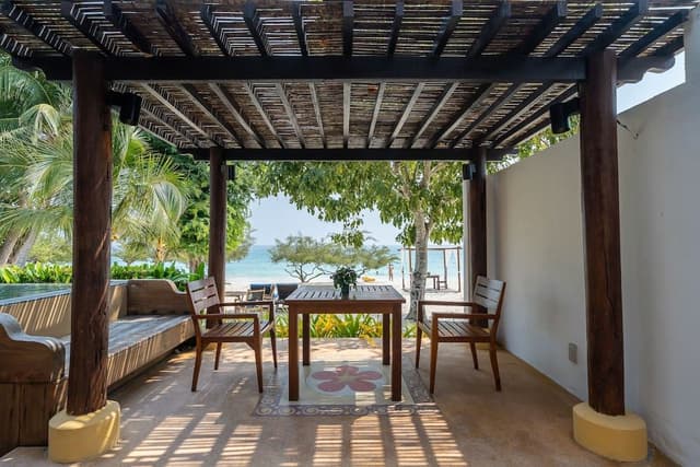 Beachfront Pool Villa / Included roundtrip shuttle speed boat at Jadet Pier