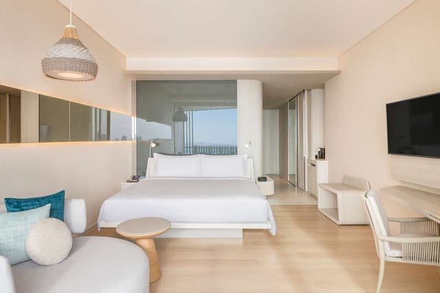 KING HILTON EXECUTIVE - OCEAN VIEW