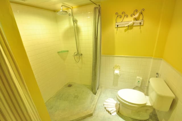 Deluxe Corner Room