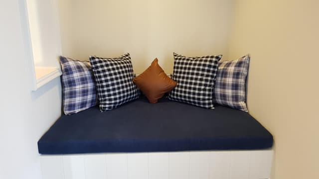 Deluxe Corner Room