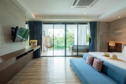 Premium Pool View with Bathtub - Double