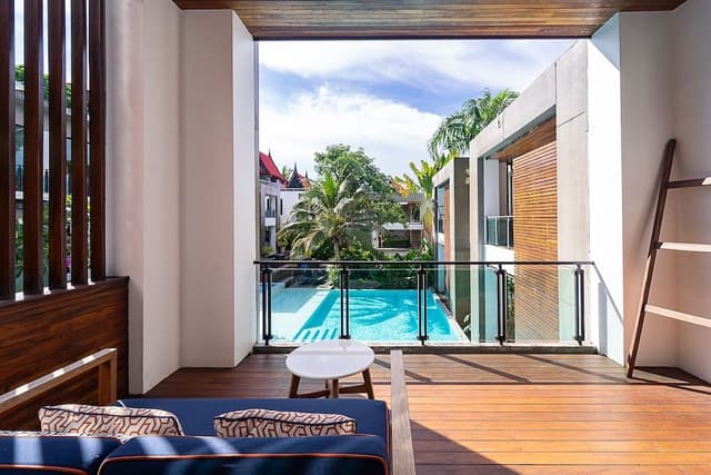 Junior Suite Pool View with Bathtub