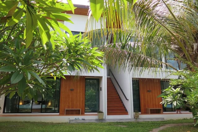 Deluxe Studio Garden View