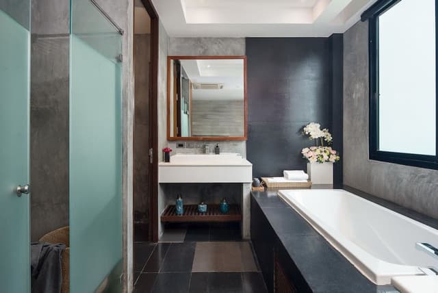 Premium Pool View with Bathtub - Double