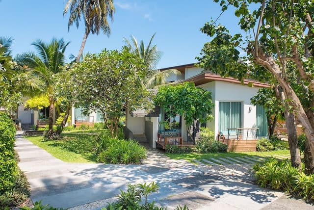 Deluxe Cabana Garden View