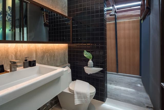 Premium Pool View with Bathtub - Double
