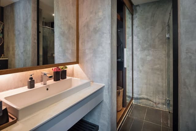 Premium Pool View with Bathtub - Double