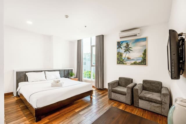 Deluxe Double Room, Bathtub, City View