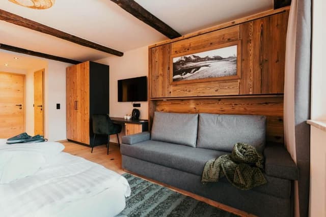 Deluxe Family Room