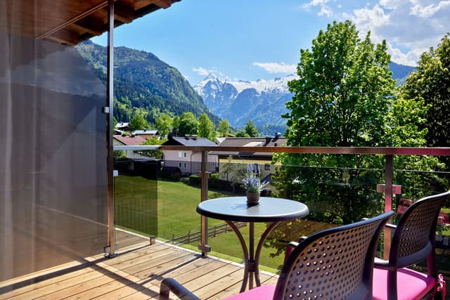 Junior Suite with Mountain View