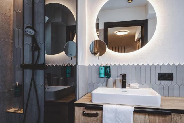 Four-Bedroom Suite with Sauna