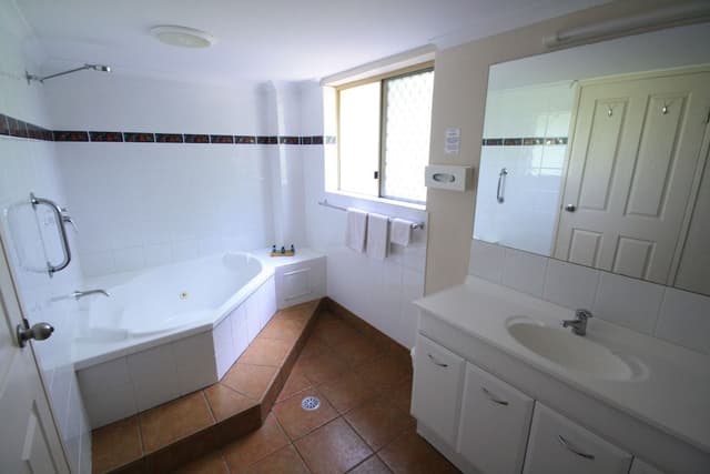 King Spa Room