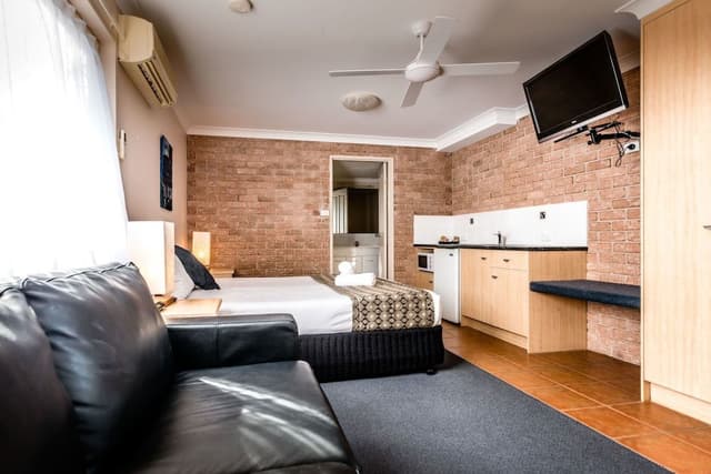 King Spa Room