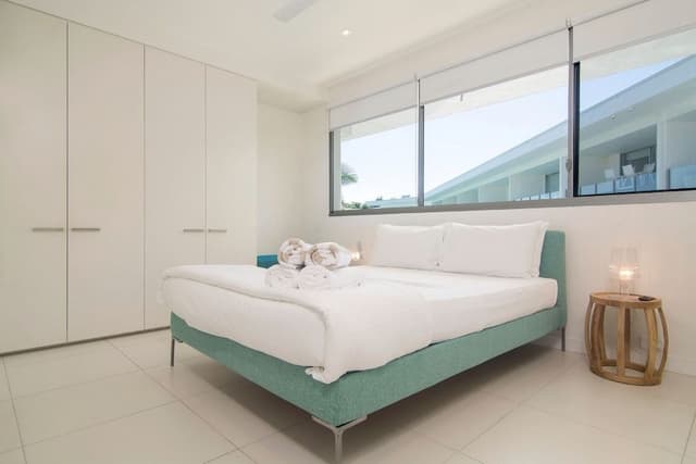 2 Bedroom Pool & Mountain View