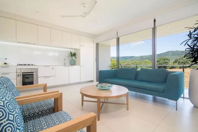 2 Bedroom Pool & Mountain View