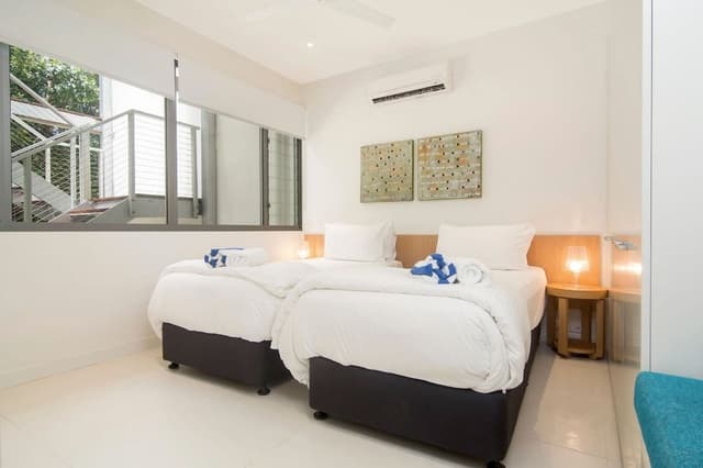 2 Bedroom Swim-up Pool View