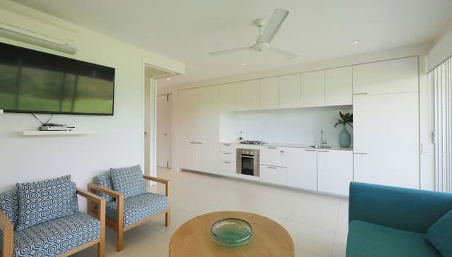 2 Bedroom Pool & Mountain View