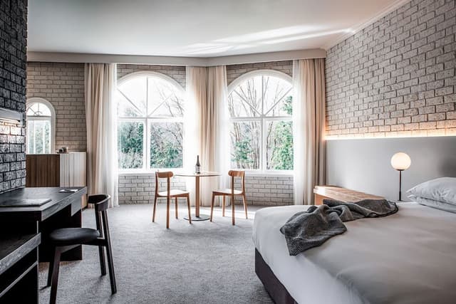 Super Deluxe King Suite