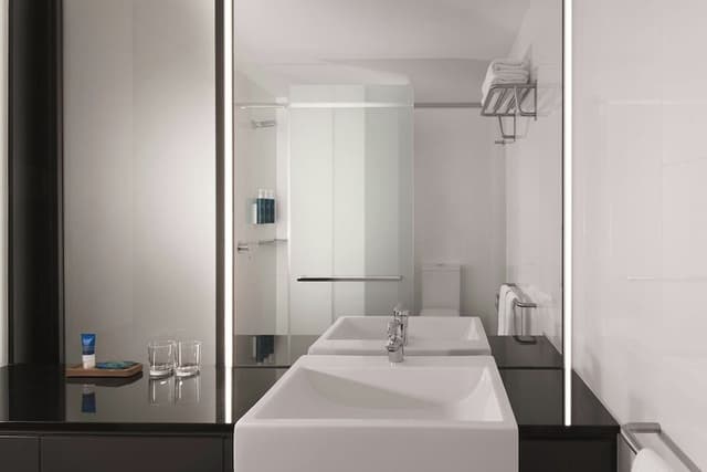 Deluxe Room, 1 King Bed, City View