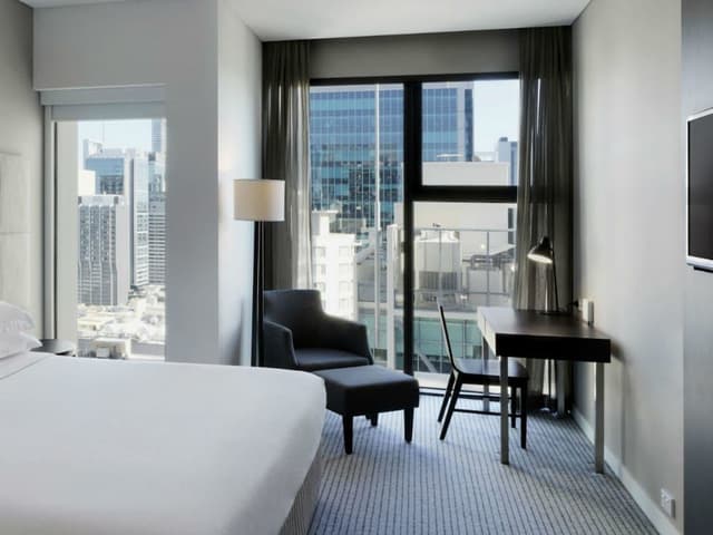 Deluxe Room, 1 King Bed, City View