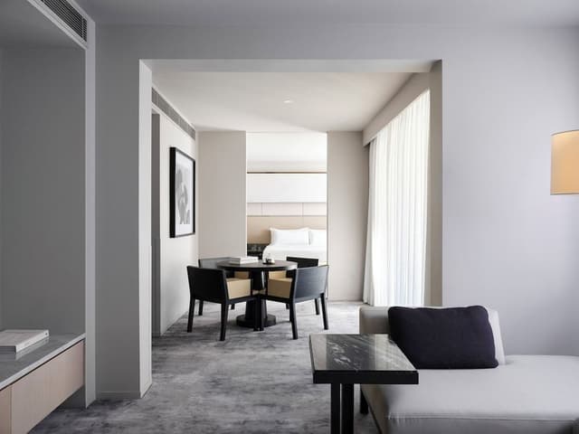 Realm Deluxe Suite