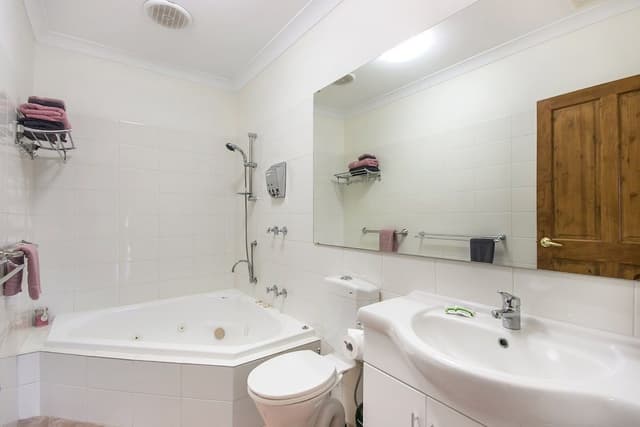 Family Suite, 1 Queen Bed with Sofa bed, Private Bathroom, Poolside