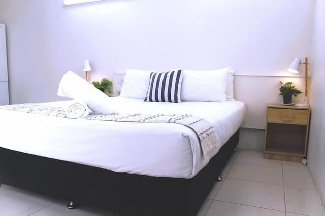 Deluxe Studio, 1 Queen Bed