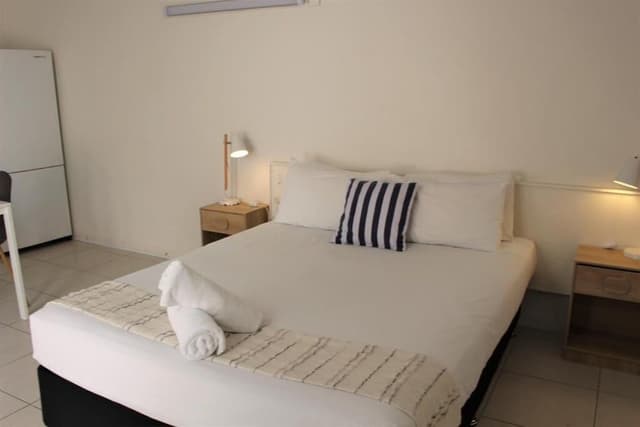 Deluxe Studio, 1 Queen Bed