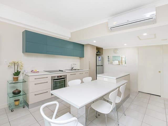 1 Bedroom Apartment (Pool Level)