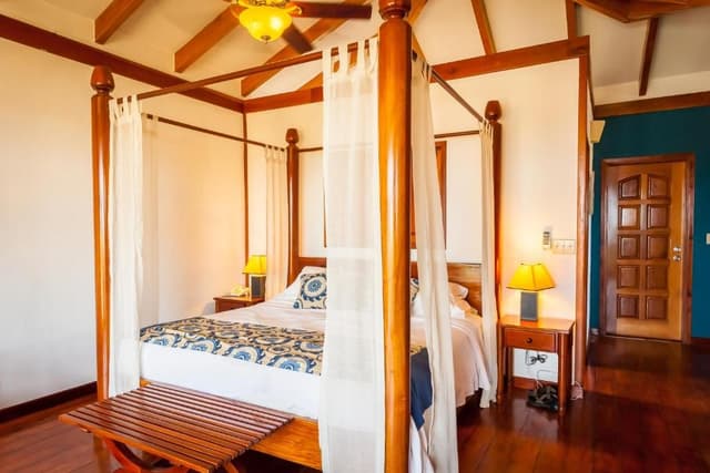 Three-Bedroom Beachfront
